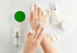 Jak pečovat o ruce? Domácí olejová manikúra, přírodní ošetření a koupele