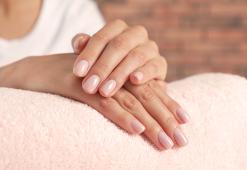 Gel odstranit! Jak napravit poškozené nehty po gelové manikúře?